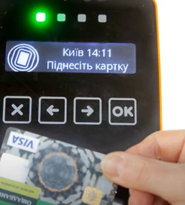 Як це працює: у Києві тестують нові правила проїзду у громадському транспорті