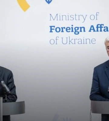 Ексгумація жертв Волинської трагедії - це не політичне питання, яке підлягає торгам, - глава МЗС Польщі Сікорський