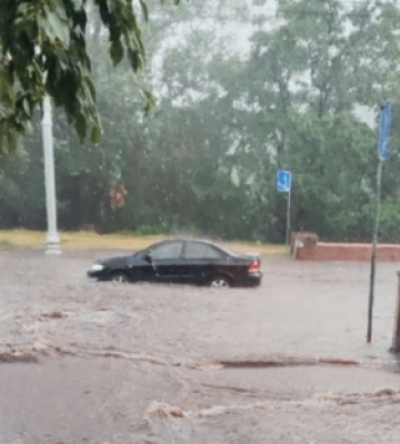 Води по коліно: Волинь затопило після зливи