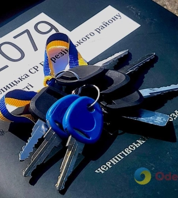 Громадам Одещини передали перші десять сучасних шкільних автобусів