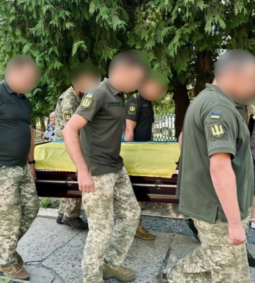 У Нововолинську провели в останню путь воїна Руслана Суса 