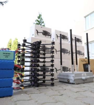 Квадрокоптери та системи РЕБ: чергова допомога українським захисникам від Луцької громади