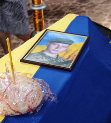 У громаді на Волині попрощалися з 25-річним воїном Ігорем Зихорою