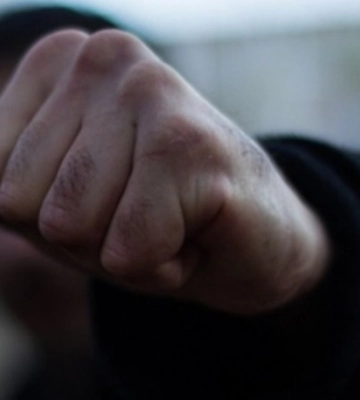 На Одещині незнайомий п’яний чоловік побив молоду дівчину