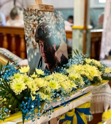 У Нововолинську попрощалися із 23-річним воїном Радиславом Гузарем 