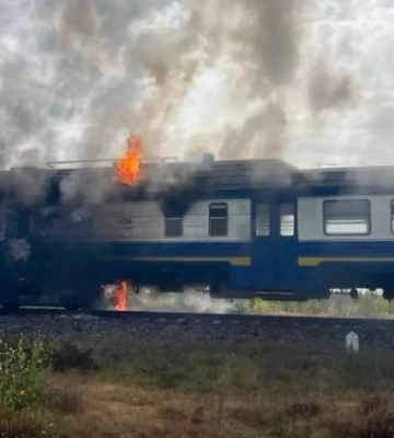 На Рівненщині спалахнув потяг (ФОТО)