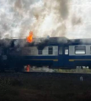 На Ровенщине загорелся пассажирский поезд: появились жуткие кадры