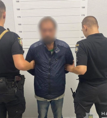 В Ужгороді спіймали зловмисника, який крав номерні знаки і вимагав гроші за їх повернення