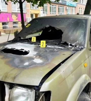 Що робити з паліями військових авто?