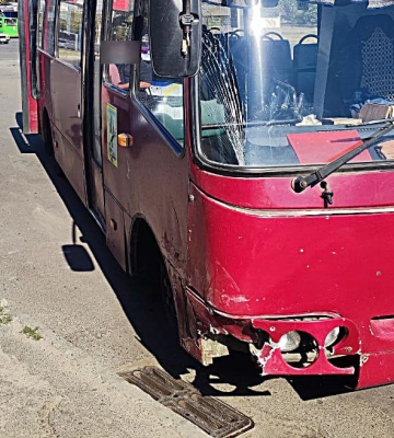 У Сумах сталася потрійна ДТП із комунальним автобусом