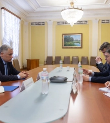 В ОП обговорили з уповноваженим президента Франції проєкти з відбудови та фінансову допомогу