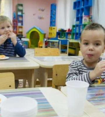 Хто з школярів Дніпра має право на безкоштовне харчування