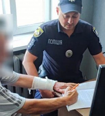 На Дніпропетровщині затримали підозрюваного у вбивстві пасинка