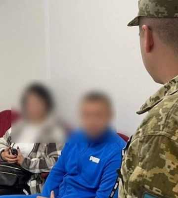 Теща з зятем прикинулись "молодятами", щоб виїхати за кордон
