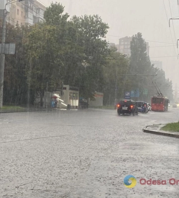 Злива в Одесі знову затопила вулиці