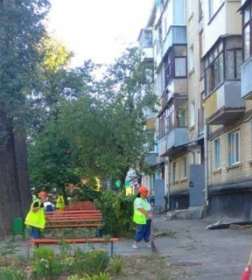 У Харкові після нічної атаки у будинках вибиті 168 вікон