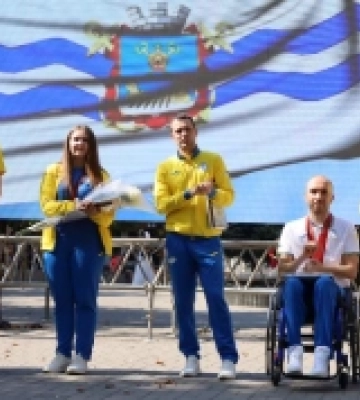 Миколаївським паралімпійцям вручили нагороди від міської ради
