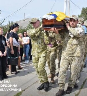 Із загиблим українським прикордонником Сергієм Дачевим попрощалися на Одещині. ФОТОрепортаж