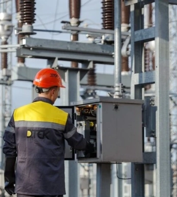 За день енергетики ДТЕК повернули світло понад 14 тис. сімей після ворожих атак