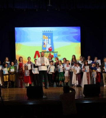 «Луцьк, ти дивуєш»: Оля Полякова засвітила гримерку перед концертом в Луцьку (відео)