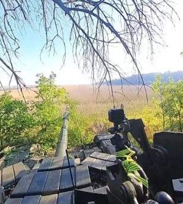 Миколаївські морпіхи показали документальний сюжет про роботу танкістів (ВІДЕО)