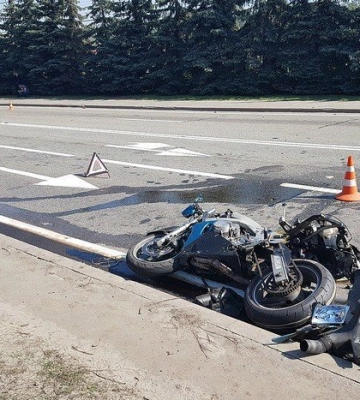 Авто в&#039;їхало у припарковану вантажівку: на Волині сталася смертельна ДТП