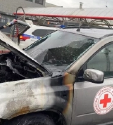В Ужгороді згоріло авто Товариства Червоного Хреста Закарпаття