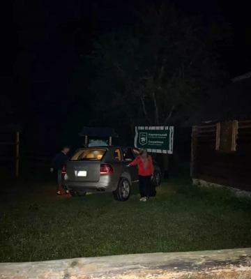 На Рахівщині рятувальники відшукали двох туристів, які заблукали в горах