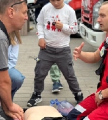 У центрі Луцька безоплатно вчили надавати першу домедичну допомогу