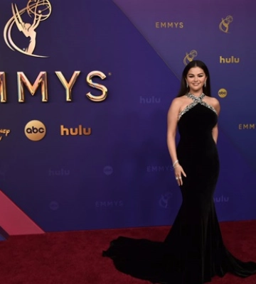 Селена Гомес зі сцени премії Еммі висміяла Трампа