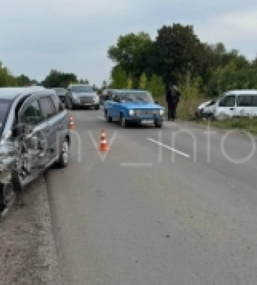 На Волині зіткнулися два автомобілі: постраждало 6 людей