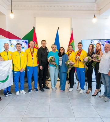 Незламні спортсмени: у Запоріжжі привітали паралімпійців з успішними виступами на головних змаганнях планети