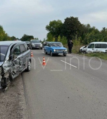 У Луцьку автомобіль зіткнувся із чоловіком на кріслі колісному
