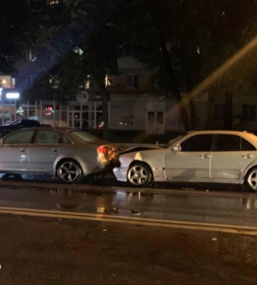 У Рівному нетверезий водій потрапив у ДТП на автомобілі у розшуку