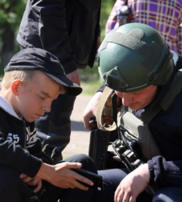 Із зони активних бойових дій Покровського району рятувальники за тиждень евакуювали 164 людини