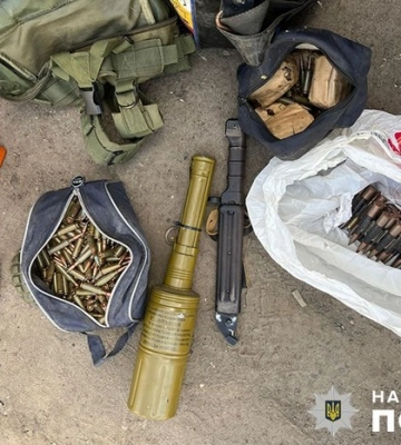 Столичні поліцейські перекрили канал збуту зброї та вибухівки й вилучили «товару» майже на ₴1,7 млн.