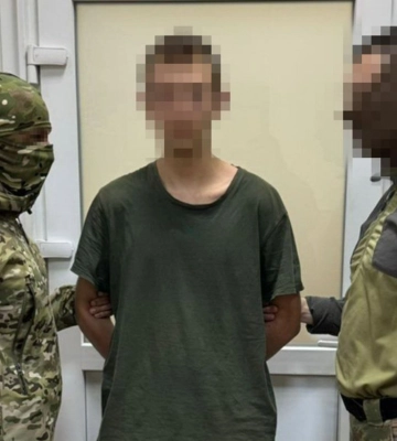 Правоохоронці затримали 16-річних паліїв автомобілів військових