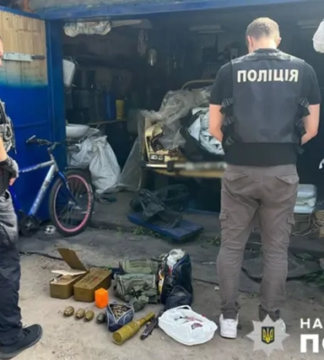 У Києві викрили трьох торговців зброєю та вилучили арсенал майже на ₴1,7 мільйона
