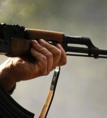 В Хмельницькій області суд взяв під варту чоловіка, який стріляв у поліцейських з автомата