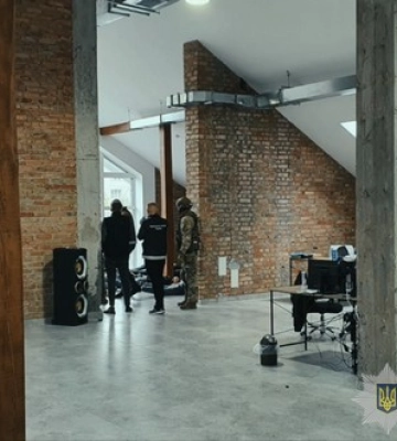 Колишній банківський працівник «відкрив» у Луцьку шахрайський кол-центр 