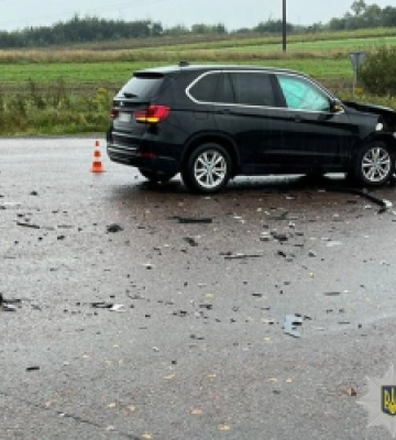 На Львівщині внаслідок автозіткнення травмовані дві літні пасажирки легковика – поліцейські встановлюють обставини події