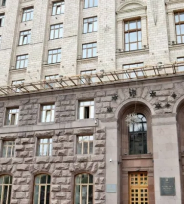 Директору комунальної служби перевезень КМДА оголосили підозру у вимаганні грошей від перевізників