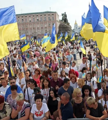 79% українців не переїхали б жити до США чи Європи, навіть якби отримали громадянство, - опитування КМІС