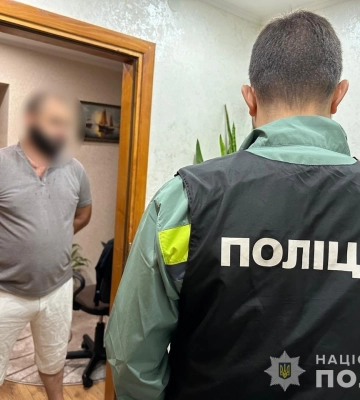 Не масло, а спред: на Франківщині поліція викрила постачальника неякісних продуктів військовим  (ФОТО)