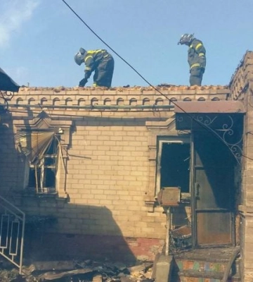 В Мелитополе пять пожарных машин тушили горящие дома