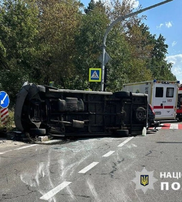 Смертельна ДТП сталася на Столичному шосе: зіткнулися Ford і мікроавтобус Mercedes