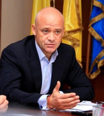 Мер Одеси Геннадій Труханов оформив паспорт РФ та банківську картку у лютому 2022 року: фото документів