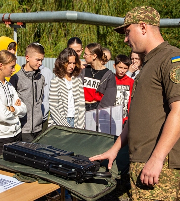 Гвардійці провели відкритий урок мужності для закарпатських школярів