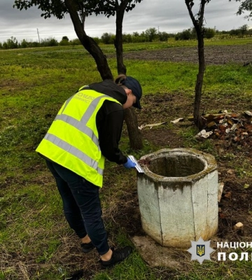 На Одещині квартирант вдарив хазяїна сокирою і кинув  тіло в колодязь
