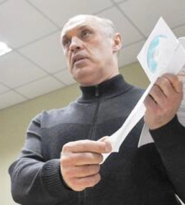 Суд прийняв до розгляду заяву Мамая про поновлення на посаді